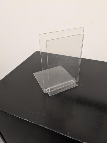 photo of magazine holder/bookend.