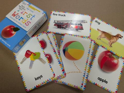 A set of 16 picture cards and their packaging.
