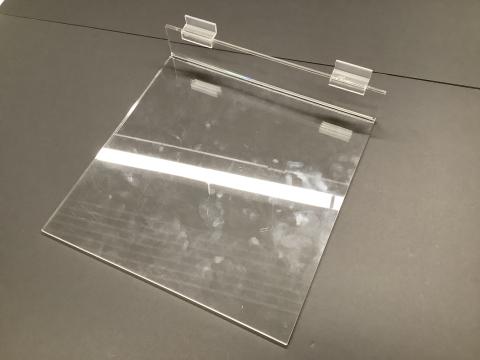 Slatwall flat kit holder