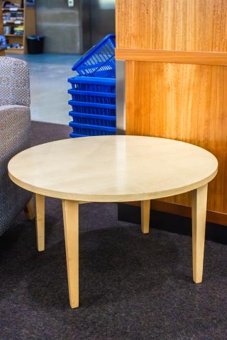 Wood 30" round table