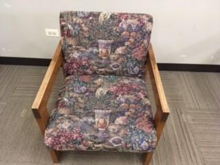 Garden print lounge chair