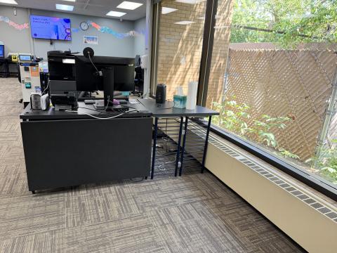 FREE DESK