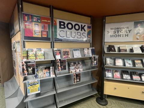 Photo of display sheliving