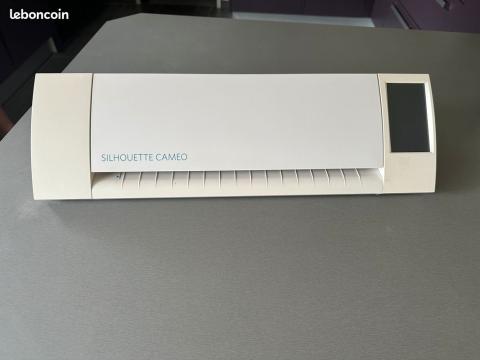 Image of Silhouette Cameo 2 vinyl cutting machine