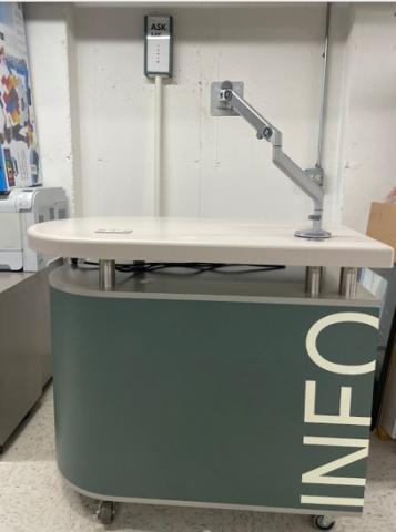 Portable desk