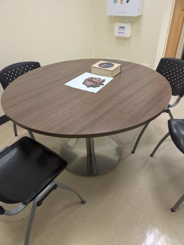 round kitchen table photo