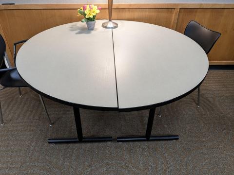 Round Table 60x60"